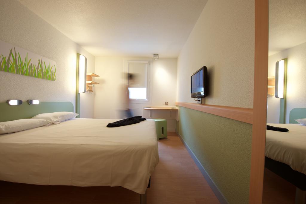 Ibis Budget Pau Lescar Exteriér fotografie